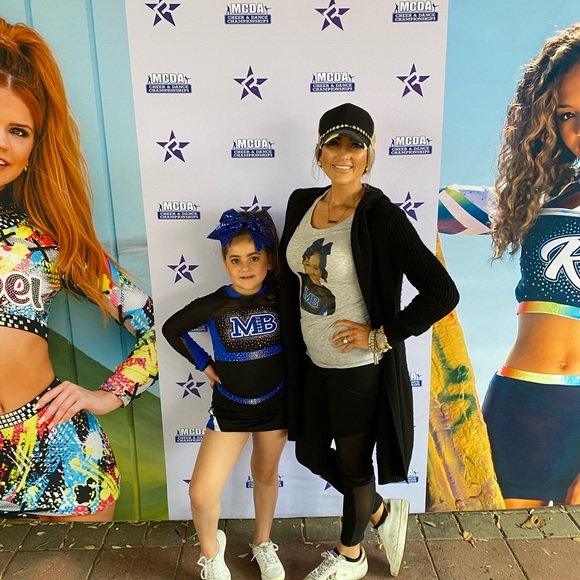 Meet your Posher, Stephanie - Picture 8 of 8